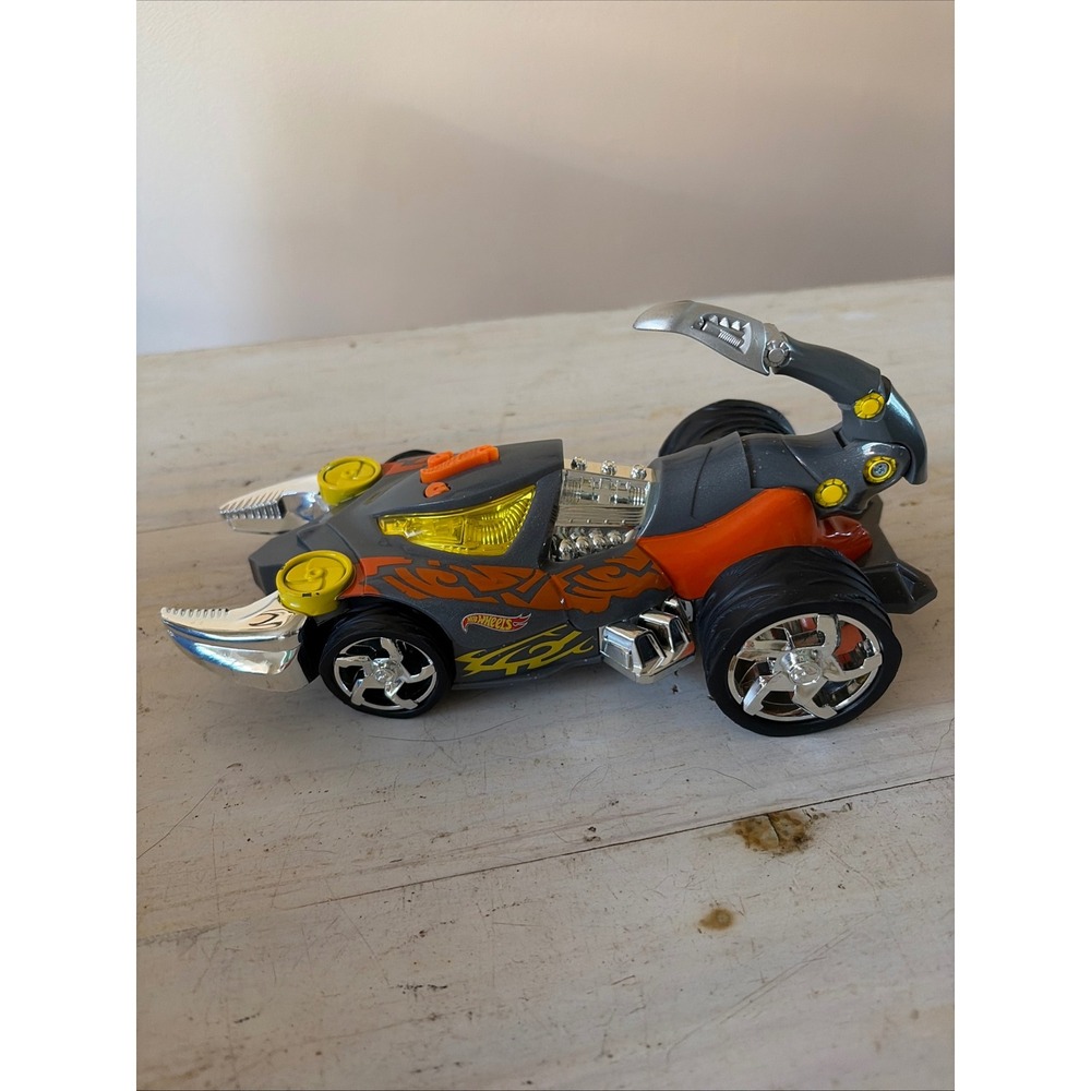 Hot Wheels Monster Action Scorpedo Car Toy State 2016 Scorpion Motorized Lights